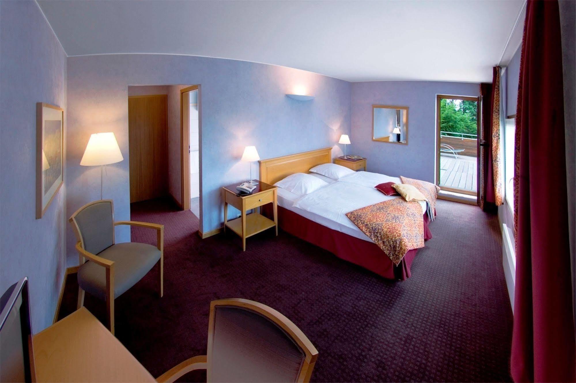 Hostellerie Du Peiffeschof, The Originals Relais Арлон Екстер'єр фото