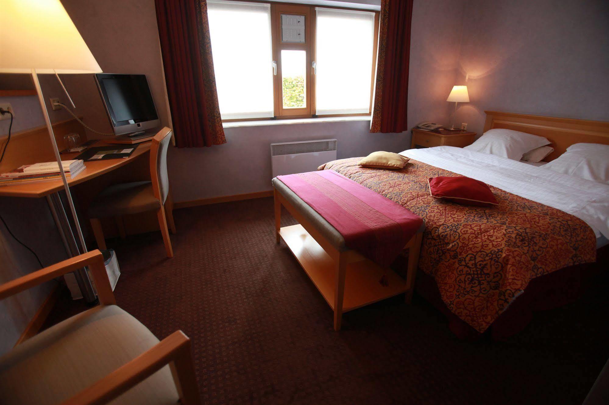 Hostellerie Du Peiffeschof, The Originals Relais Арлон Екстер'єр фото